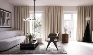 Ett stilrent vitt vardagsrum med en mjuk soffa, marmorbord och stora fönster med ljusa gardiner.