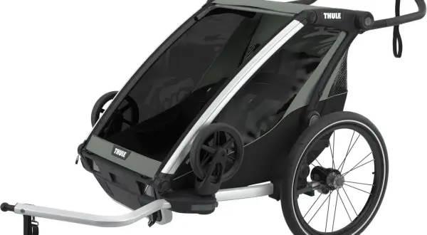 Thule Coaster XT cykelvagn i grått och svart, redo för äventyr med barnen.