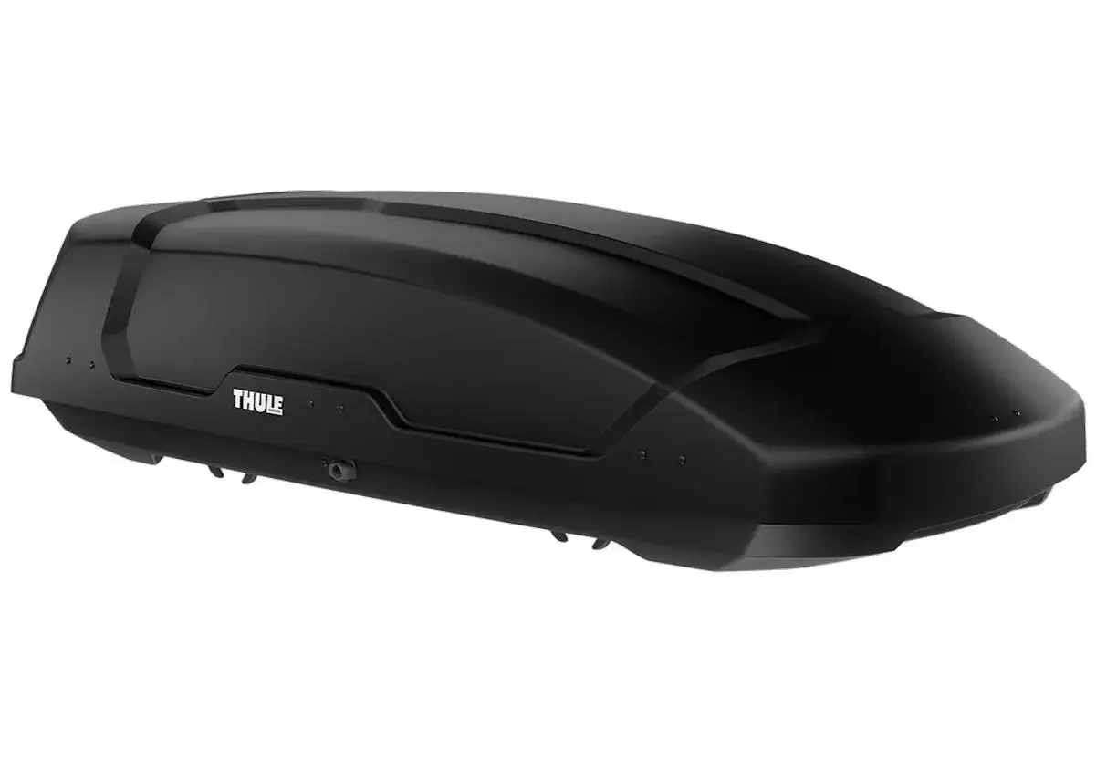 Svart takbox Thule Force XT, redo för äventyr.